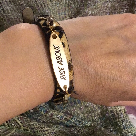 Leopard Bracelet - Picture 13 of 16